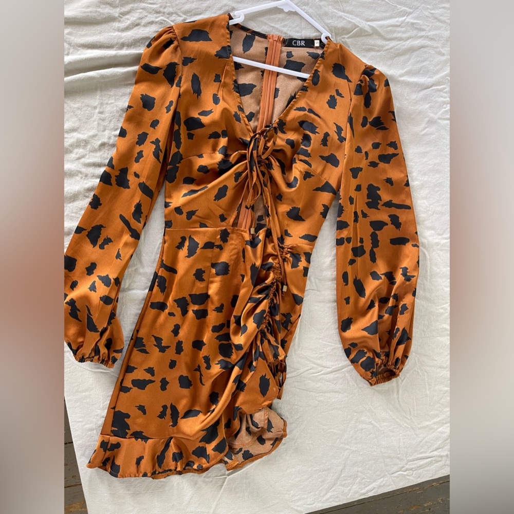 Leopard print scrunch tie dress size small